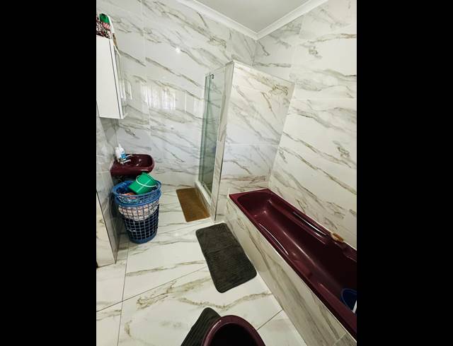 4 BEDROOM FREEHOLD FOR SALE IN EASTWOOD